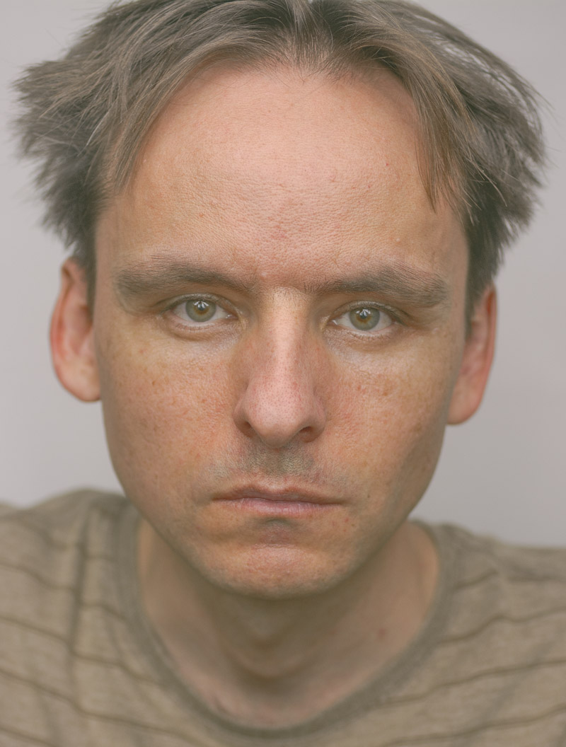 PLADESOV face Person Mensch